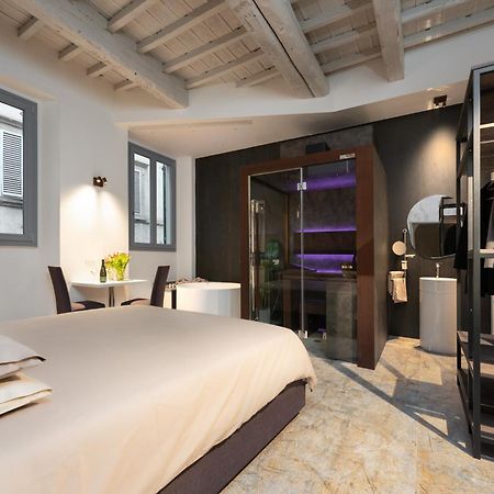 F1RST Suite Apartment&SPA Florenţa Exterior foto