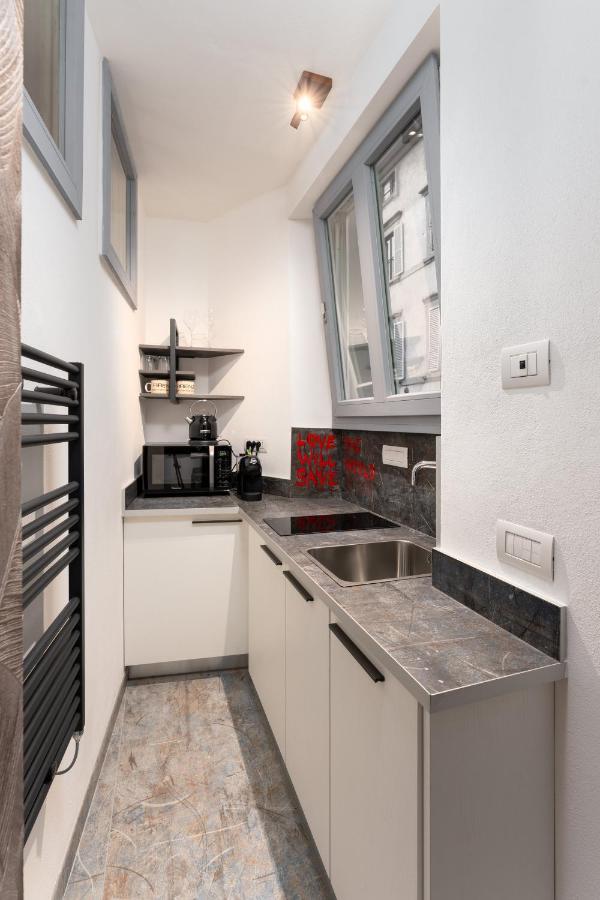 F1RST Suite Apartment&SPA Florenţa Exterior foto